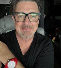 Do not do business with this account he is a scammer using a really well  known persons pictures and posts as his own. The real persons name is Nick  Glasset look him