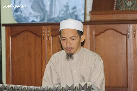 Ism nik abdul aziz a otasining ismi, va shaxsga murojaat qilish kerak ismi, nik mohamad abduh. Kuliah Ustaz Nik Mohamad Abduh Abu Nuha Corner