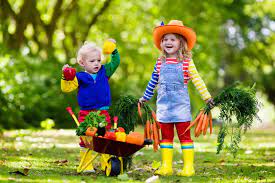 Gartenmöbel für kinder sind dafür genau das richtige! Kinder Im Garten So Begeistern Sie Die Kleinen Furs Grune