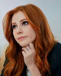 Elcin Sangu الچین سانگو En Instagram The Sparkle In Her Eyes Elcinsangu Elcinsangu Kizil Sac Rengi Sac Rengi Kizil Sac