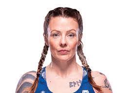 Geraldine Bueno's Instagram, Twitter & Facebook