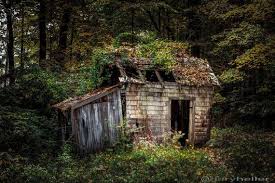 Rustic Old Abandoned Shack In The Woods During The Autumn Etsy Abandoned Places Abandoned Abandoned Houses