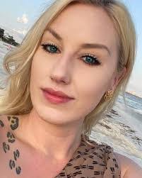 Christine Fanning's Instagram, Twitter & Facebook