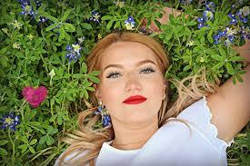 Natalie Hefner's Instagram, Twitter & Facebook