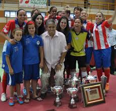 El Futsi Atlético Féminas celebró su vigésimo aniversario con homenaje a  Félix Aranda