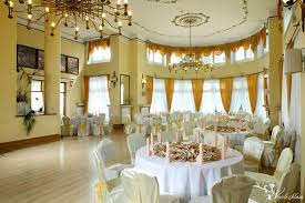 The oficerski yacht club hotel, built in the 1930s, is an army yacht club that has been restored and converted into a resort. Oficerski Yacht Club R P Pacific Wdw Augustow Wesele Menu Opinie Cena Weselezklasa Id 34278