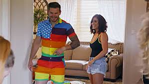 Everybody give a big virtual hug to teen mom's chelsea houska because she just gave birth to a beautiful baby girl! Teen Mom 2 Chelsea Houska Cole Deboer Take Their Kids To A Gay Pride Parade Watch Washington Latest