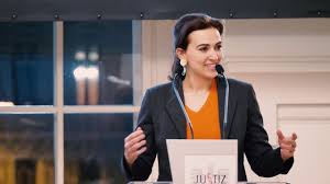 Alma zadić (geboren am 24. Video Human Rights Talk Menschenrechte Garantie Fur Alle Oder Bevorteilung Weniger Die Wahrnehmung Der Menschenrechte In Offentlichkeit Und Justiz Ludwig Boltzmann Institut Fur Menschenrechte