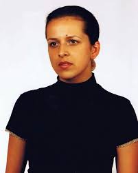 Nie)odnalezieni, historia pewnego zgłoszenia” Anna Maria Świderska zaginęła  21 lipca 2000 roku w Legionowie, miała wtedy 19 lat. Tego dnia Ania umówiła  się ze znajomymi do baru i na pizzę. Tam spotkała