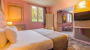 Should you arrive before your room is ready, you can just head straight to the parks whilst we keep your bags in the hotel left luggage room (except for disney's davy crockett ranch and villages nature paris). Knights And Princesses Suites Disneyland Paris Hotel Explorers