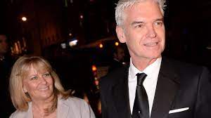 851 801 tykkäystä · 632 puhuu tästä. Phillip Schofield Announcement How It Feels When Your Partner Comes Out As Gay Bbc News