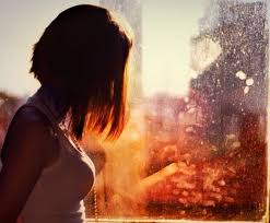 фото девушек со спины на аву с короткими волосами Foto S Devushkoj V Profil U Okna Kartinki Foto Devushka V Profil U Okna Dozhd Lico Fotografii Avtoportreta Sumasshedshie Devushki