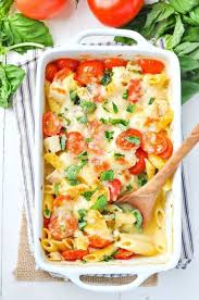 Huhnchen Caprese Nudeln Aus Dem Mull Werfen Und Backen New Ideas In 2020 Healthy Casserole Recipes Summer Recipes Dinner Caprese Chicken