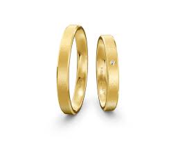 3mm breit, der damenring ca. Gelbgold Matt Gelbgold Trauringe Die Ganze Welt Der Trauringe Trauringshop24 De