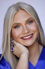 Laura Bankston's Instagram, Twitter & Facebook