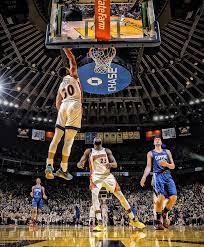 Drains 11 threes en route to 42 points. Warriorsworld On Twitter Golden State Warriors Wallpaper Basketball Pictures Stephen Curry