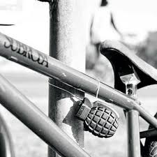 Pobre Del Que Booooommmm Frases De Ciclista Bicicletas Bmx Bicicleta Cross