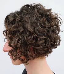 Define your curls on medium length: 60 Most Delightful Short Wavy Hairstyles