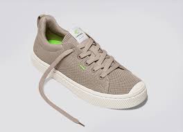 What's more is that the knit upper material allows for proper and constant ventilation, but best of all is that many of the styles can actually be. Cariuma Women S Low Top Sand Bamboo Knit Sneaker Ibi