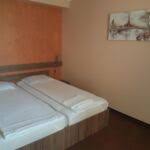 Cupola sinagogii, monumentul celor doi bolyai. Pensiunea El Passo Targu MureÈ Hotelguru Ro