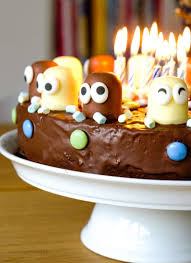 Schokokusskuchen Geburtstagskuchen Marmorkuchen Mit Schokokussen Und Essbaren Augen Waseigenes Com Marmorkuchen Beste Kuchen Rezepte Gummibarchen Kuchen