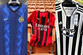 Il milan ha presentato le nuove divise casalinghe che le sue squadre maschili e femminili useranno nella prossima stagione, prodotte per il quarto sarà il milan femminile la prima squadra a indossarla, sabato contro il sassuolo nella penultima giornata di serie a. Rspin Vpg Zfdm