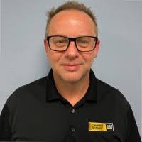 Robert Tanzer's Instagram, Twitter & Facebook