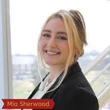 Maria Sherwood's Instagram, Twitter & Facebook