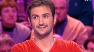 Comme le soulignent nos confrères de puremédias.com, les 12 coups de midi observent une hausse de 300 000 personnes sur une semaine, mais cette audience reste dans la moyenne des scores. Video Les 12 Coups De Midi Mathieu Le Maitre De Midi Est Detrone Par Monique Premiere Fr