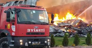 .haber #gündem #sondakika #konya #news #haberler #sıcakgelişme konya da yangın mobilya dekorasyon fabrikası yandı konya da yangın son dakika sıcak gelişme konya yangın konya paletler. Son Dakika Konya Da Yangin Guclukle Sondurulen Evde Bir Ceset Bulundu Eregli Haberleri