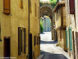 Alet est particulièrement connu pour son abbaye. Alet Les Bains Village Historique De La Haute Vallee De L Aude 2eme Partie Et Fin Www Belcaire Pyrenees Com Historique Vallee Aude