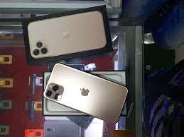 123456 iPhone 11 pro gold 64 GB, Hood ...