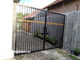 Secara umum, harga pagar berbahan besi dihitung berdasarkan luas media pagar. Harga Pintu Pagar Minimalis Besi Pintu Pagar Semi Tempa Dan Pagar Gudang Model Terbaru Update Juli 2021