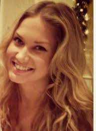 Melanie Holbrook's Instagram, Twitter & Facebook