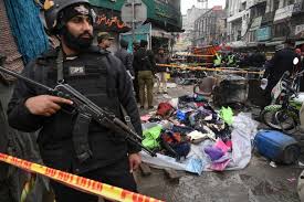Pakistan: Deadly bomb blast targets ...