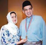 Born in 1952 in alor setar, malaysia, he grew up in a financially struggling family of traders. Http Islam Suci Blogspot Com 2011 06 Biodata Penuh Tan Sri Syed Mokhtar Al Html