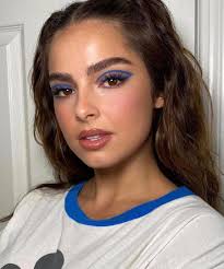 Pretty Celebrity Makeup Looks To Kick Off 2021 In Style In 2021 Celebrity Makeup Looks Makeup Looks Celebrity Makeup
