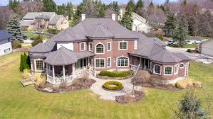 Difficult to control the consistency of appearance. 1 5m Bloomfield Twp Home Is Wrapped In Limestone