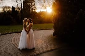 Chers futurs mariés, je vous propose différentes formules pour l'organisation de votre mariage. Faire Organiser Son Mariage Gay Ou Lesbien Par Une Organisatrice De Mariage Sur Mesure A Paris My Event By Jenny