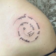 Tatuagem Sinto Muito Me Perdoe Eu Te Amo Sou Grata Pin De Raquel Samanta Em Tattoo Ideas Tatuagem Tatuagem Com Iniciais Tatuagem Diy