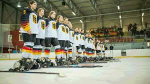 Seit vielen jahren sind unsere nationalmannschaften das aushängeschild des dttb. U18 Frauen Nationalmannschaft Erweiterter Kader Trifft Sich Zum Development Camp Deutscher Eishockey Bund E V