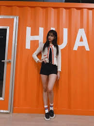 Punya Tinggi 174 Cm Ini 10 Potret Menawan Aisha Everglow Model Pakaian Gaya Swag Wanita