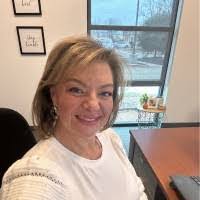 Kerry Pack's Instagram, Twitter & Facebook