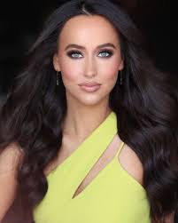 Athena Arzon's Instagram, Twitter & Facebook