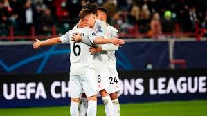 All videos and coverage from the game on 27.10.2020 18:55 between lok moscow and fc bayern here in our fc bayern match centre! Fc Bayern Gegen Lok Moskau Joshua Kimmich Mit Trikot Panne Und Siegtor Fussball Champions League Sport Bild