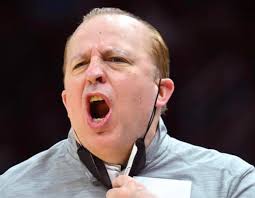 What are the Knicks' biggest issues with turnovers and officiating?