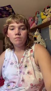 linzywicklund (@linzywicklund)’s videos with LET ME KNOW by Surfaces