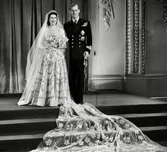 Dronning elizabeth ii forlader hospitalet efter en dobbeltoperation. 11 Nostalgiske Pletskud Dronning Elizabeth Og Prins Philips Bryllup Billed Bladet