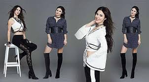 Defne samyeli , 17 mart 1972 tarihinde aslen malatya 'lı bir ailenin ilk çocuğu olarak i̇stanbul 'da kasımpaşa deniz hastanesi'nde doğmuştur. Defne Samyeli Tasarimlari Lidyana Da Www Mahalligundem Com Haber Portali