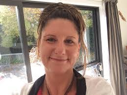 Mandy Lowe's Instagram, Twitter & Facebook